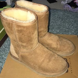 UGG Classic Short Boot in chestnut